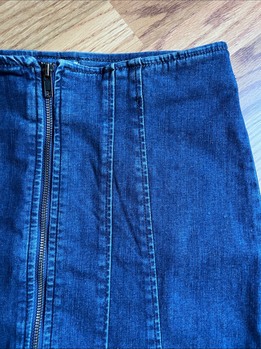 We the Free x Free People Dark Indigo Layla Denim Zip Up Center Mini Skirt Sz 8